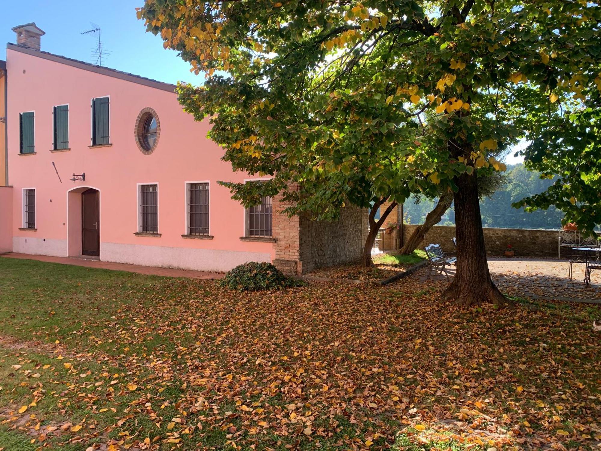 Agriturismo Case In Collina Volta Mantovana Eksteriør bilde