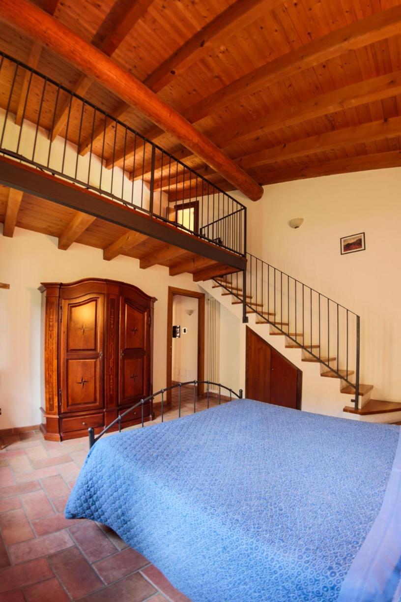 Agriturismo Case In Collina Volta Mantovana Eksteriør bilde